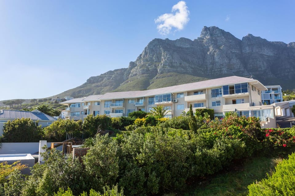 Woodlands Apartments Hotel in Camps Bay