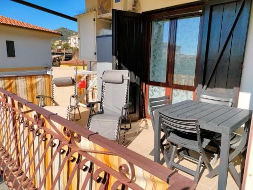 Casa Vacanze LIBECCIO Free private parking Hotel in Sapri