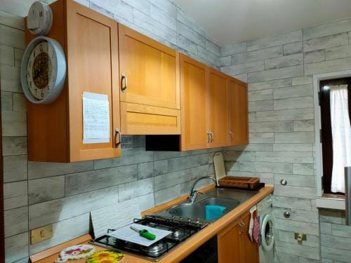Casa Vacanze LIBECCIO Free private parking Hotel in Sapri