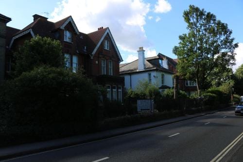 Acorn Lodge Guest House - Free parking Hotel in Gosport