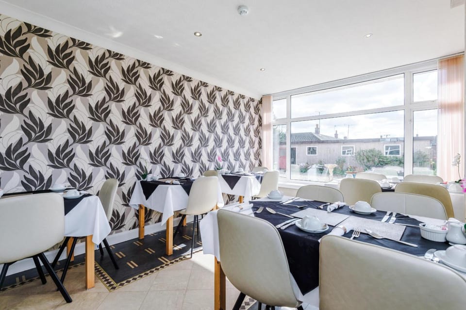 Holcombe Guest House Hotel in West Lindsey District