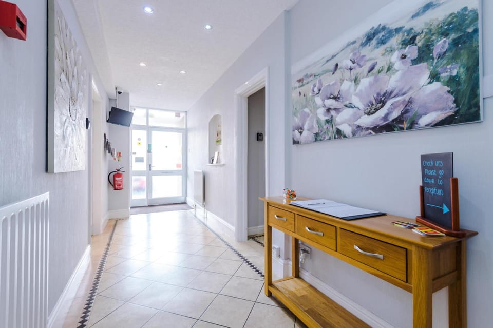 Holcombe Guest House Hotel in West Lindsey District