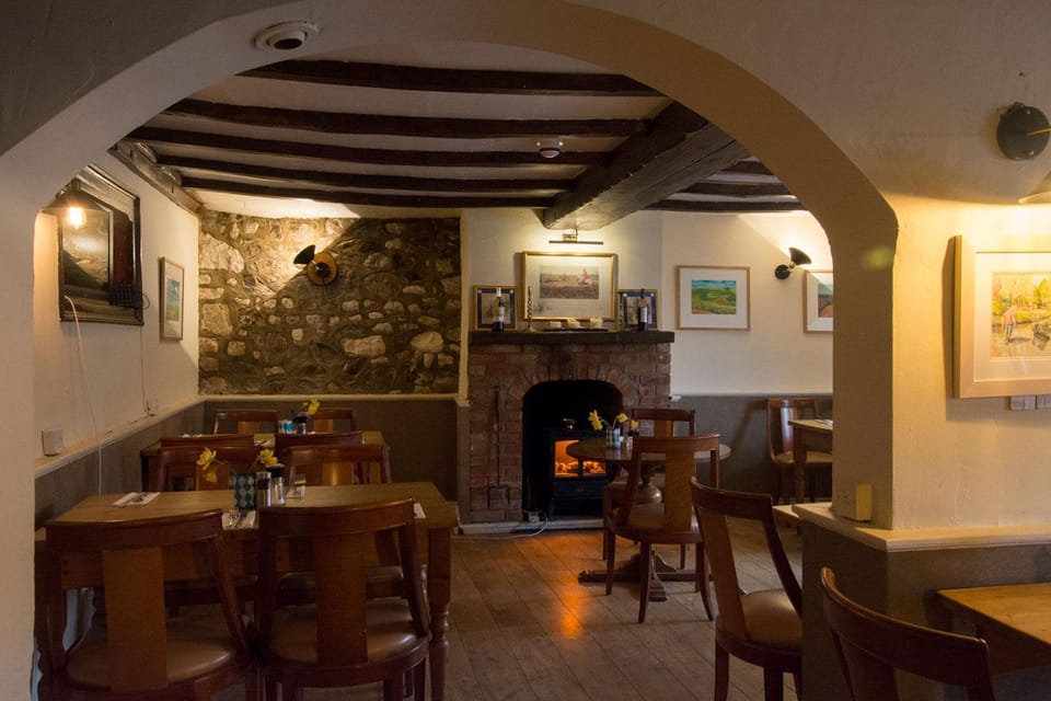 The Crown Aldbourne Inn in England