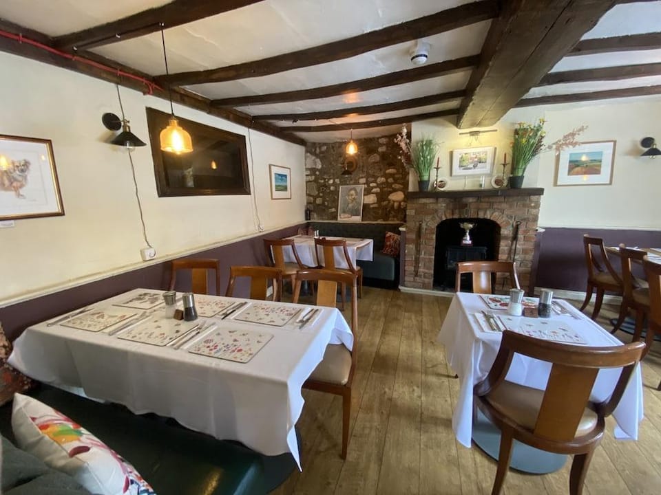 The Crown Aldbourne Inn in England