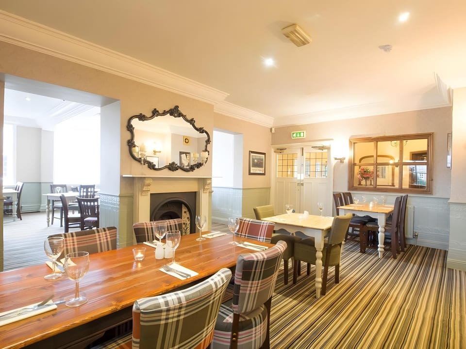 The Devil's Punchbowl Hotel Hotel in Borough of Waverley