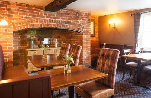 The Green Dragon Inn in England