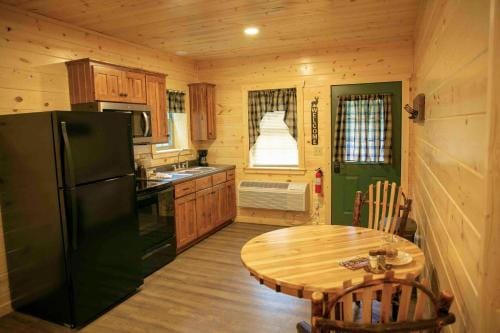 Blessing Lodge by Amish Country Lodging Hotel in Berlin