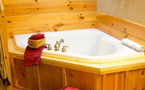 Blessing Lodge by Amish Country Lodging Hotel in Berlin