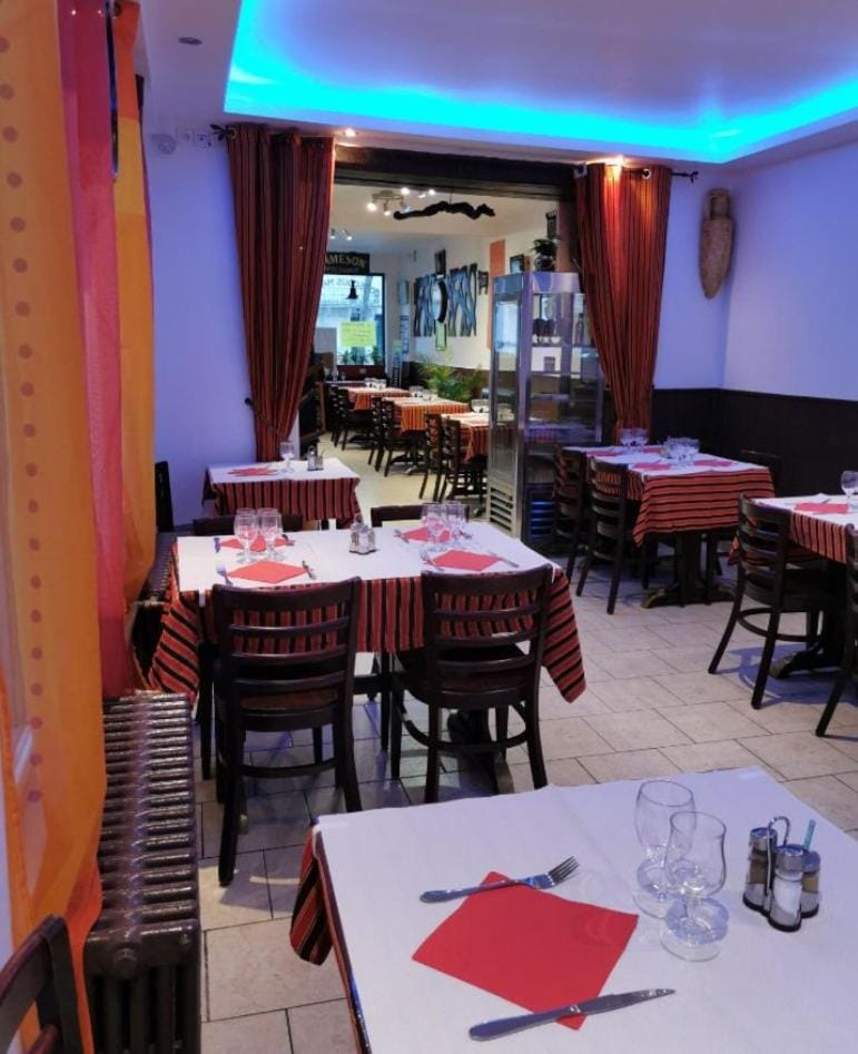 LE MEDITERRANEEN Montargis Hotel in Centre-Val de Loire
