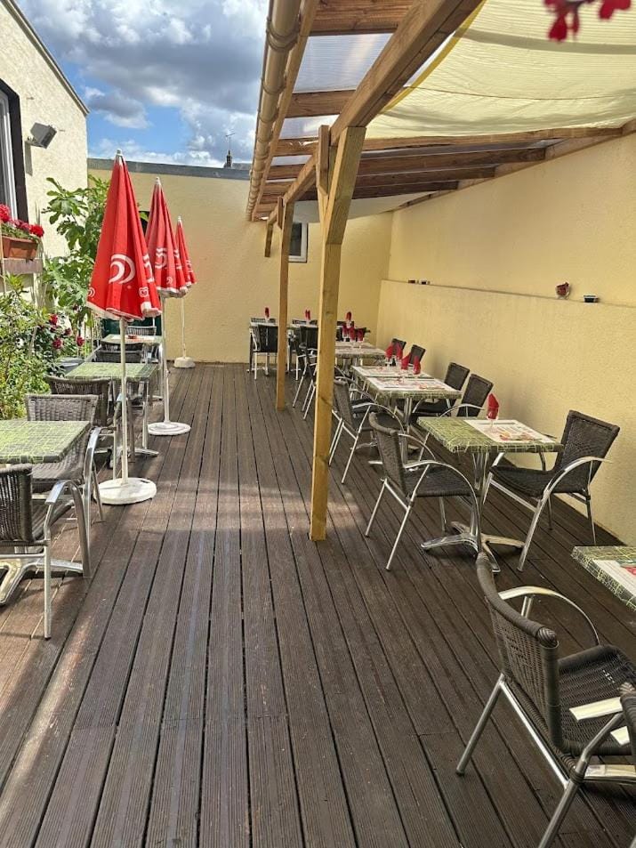 LE MEDITERRANEEN Montargis Hotel in Centre-Val de Loire