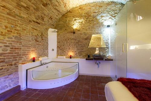 Inferno e Paradiso Hotel in Marche