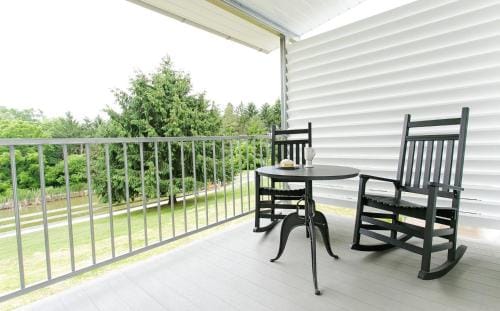 Farmhouse Suites by Amish Country Lodging Hotel in Berlin