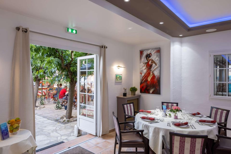 The Originals City, Hôtel Les Bastides du Gapeau, Hyères Nord Hotel in Solliès-Toucas