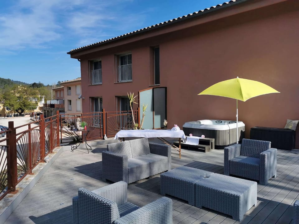 The Originals City, Hôtel Les Bastides du Gapeau, Hyères Nord Hotel in Solliès-Toucas
