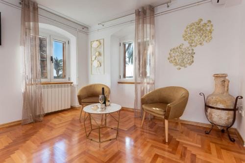 Deluxe Dreamy room in the Center of Hvar with Sea View Hotel in Hvar