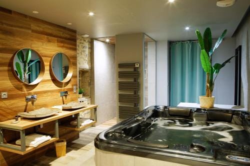 LA DOLCEVITA SPA Suite privative Hotel in Besançon