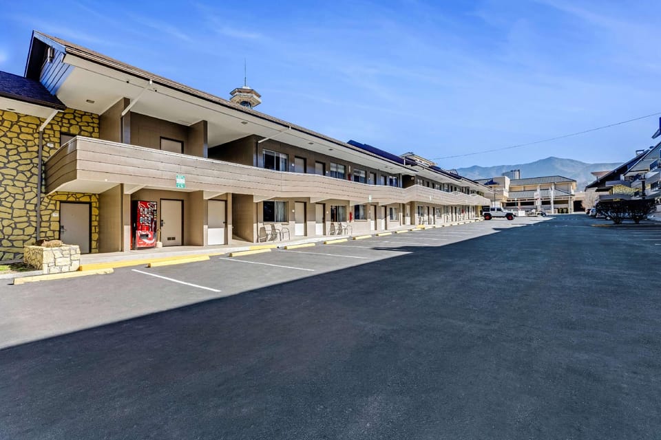 The Wander Hotel, a Ramada by Wyndham Hotel in Gatlinburg