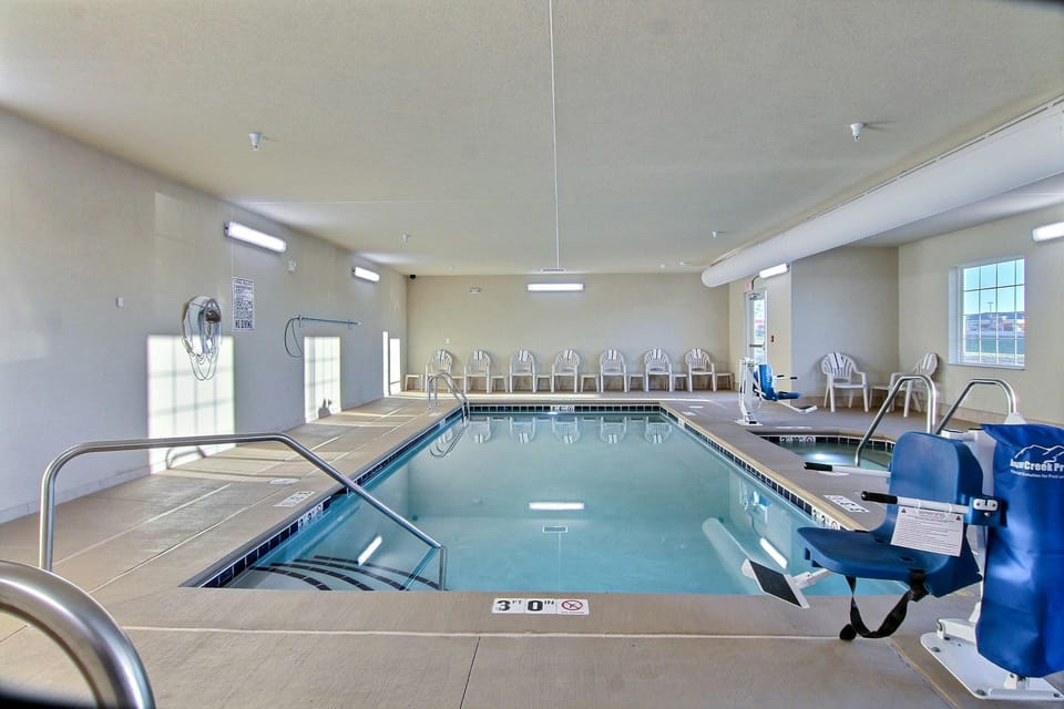 Cobblestone Hotel & Suites - Beulah Hotel in North Dakota