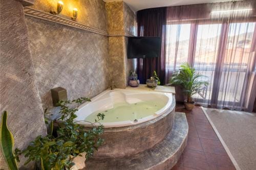 Hot tub