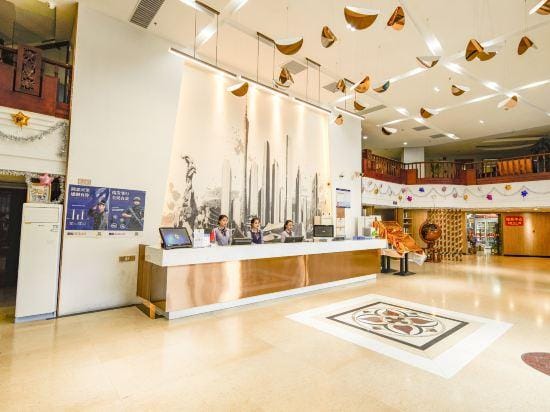 Green Tree Inn Shenzhen Buji Changlong Metro Station Hotel in Shenzhen