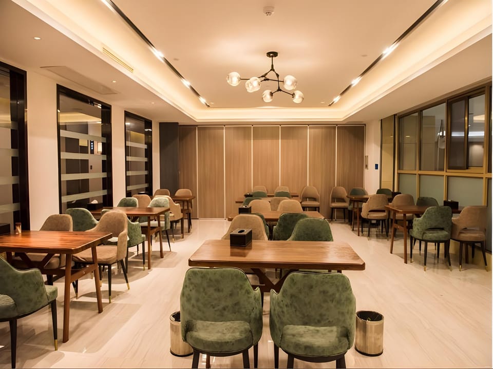 GreenTree Eastern Hotel Hefei Binhu Convention Centre Zilu Metro Station Hotel in Jiangsu
