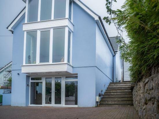 Haylands Hideaway - 1 Bedroom - Jameston Hotel in Wales