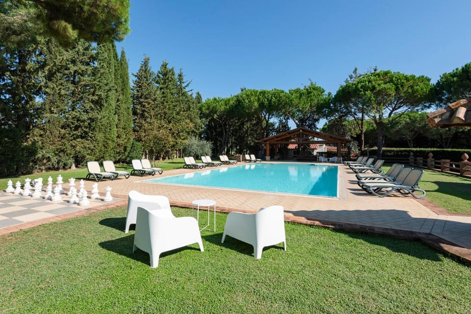 Agriturismo La Rombaia Hotel in Tuscany