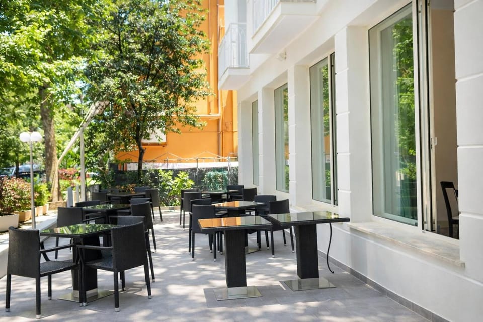 Hotel Favorita Easy Stay B&B Hotel in Cesenatico