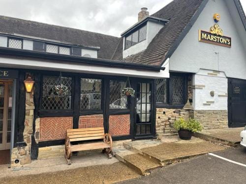Chequers Country Inn Hotel in England