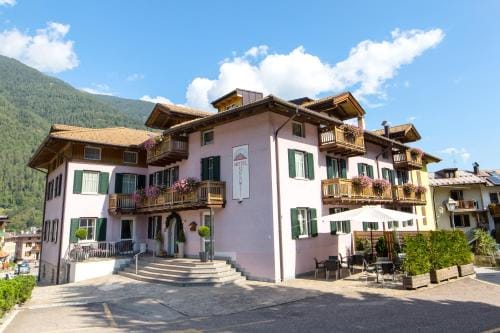 Alp Hotel Dolomiti Hotel in Dimaro