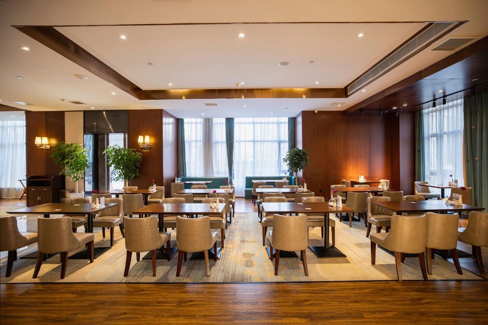 Madison Zhengzhou Erqi Square Hotel in China