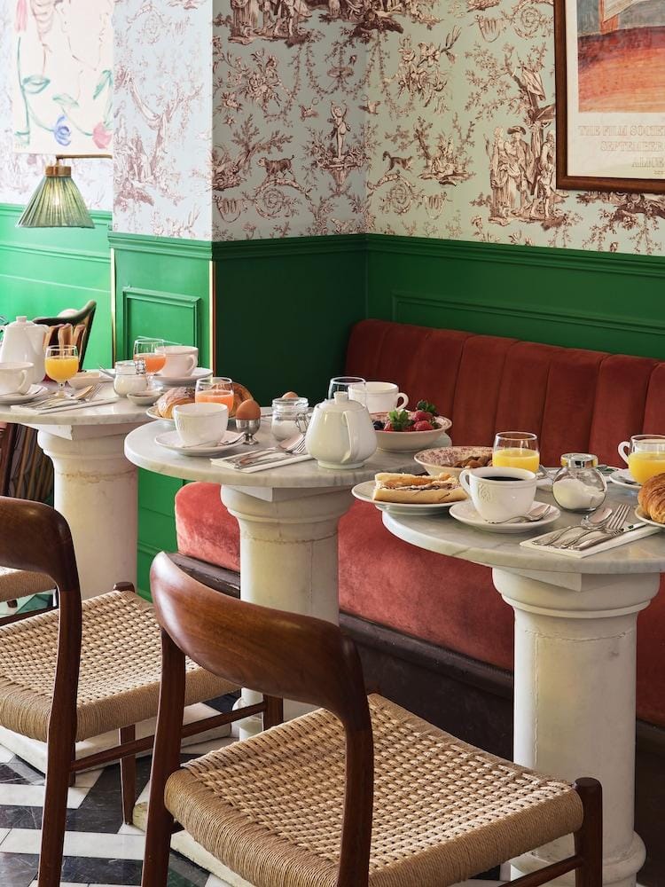 Hôtel Les Deux Gares Hotel in Paris