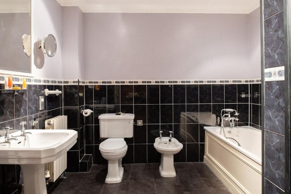 Fairfield House - Ayr Hotel in Ayr