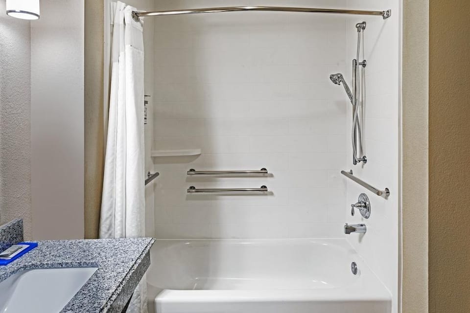 Holiday Inn Express Hotel & Suites - Houston Space Center by IHG Hotel in Webster