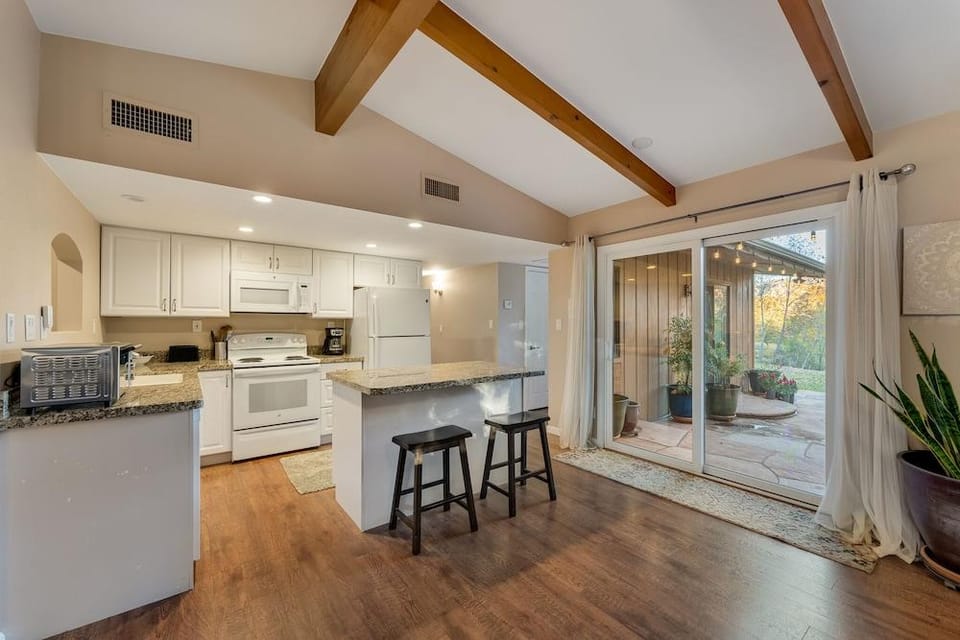 Lantern Light Inn - Adults Only Hotel in Sedona
