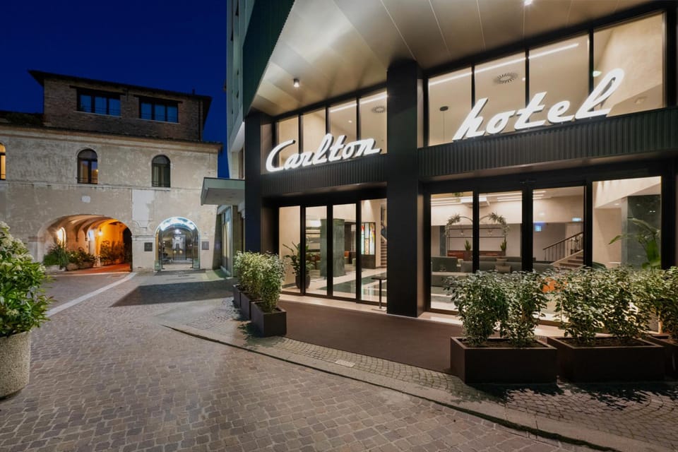 Porta Altinia Suites Hotel in Treviso