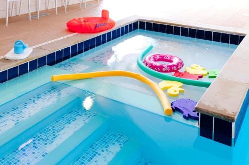 PointBreak Sleeps 12 with hot tub-Great celebration house-Dog friendly Resort in Saint Columb Major
