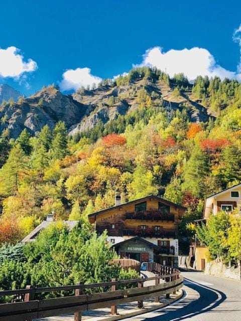 Hotel Chalet Joli Hotel in Aosta Valley, Italy