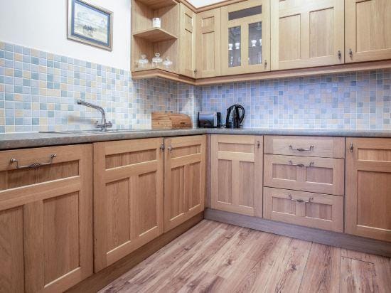 Arcadia - 1 Bedroom Apartment - Tenby Hotel in Wales