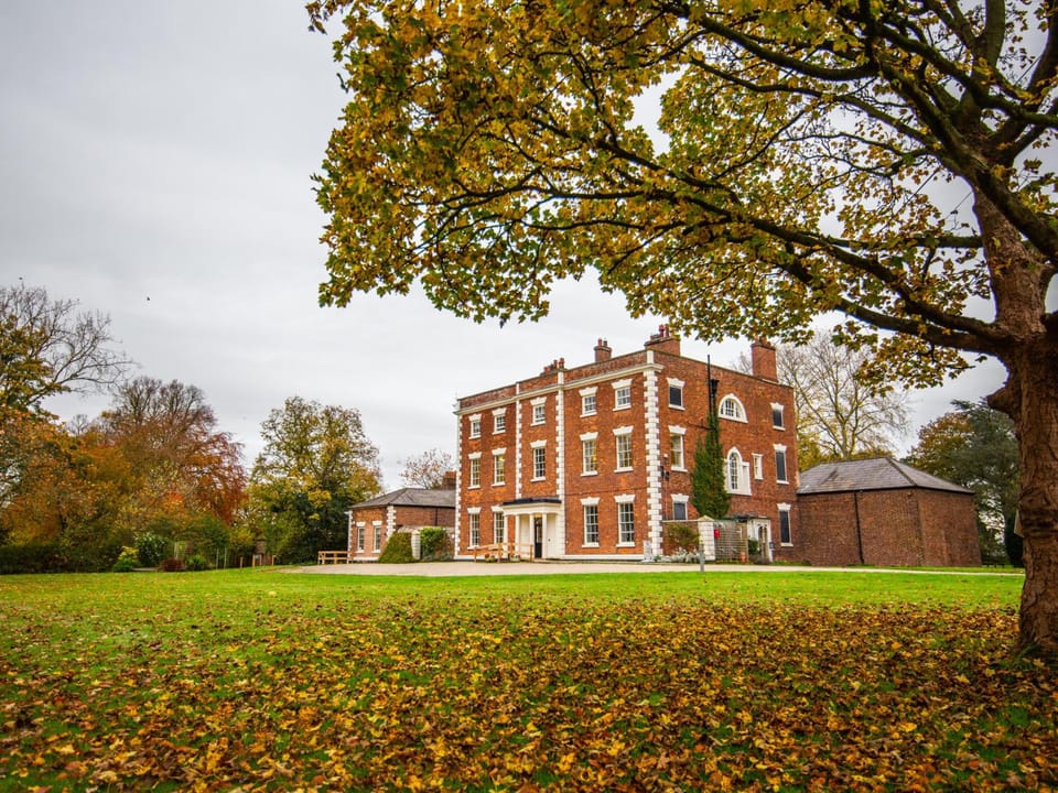 YHA Chester Trafford Hall Hostel in Wales