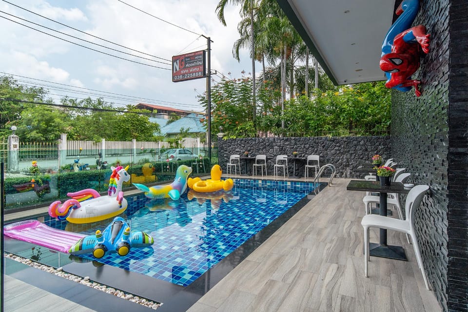 Swimming pool