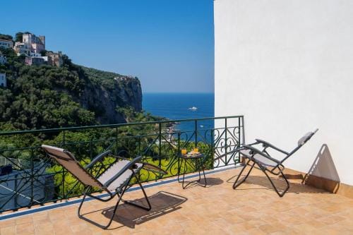 Villa La Pagaia Sorrento Coast Hotel in Vico Equense