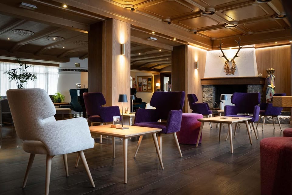 Shared lounge/TV area