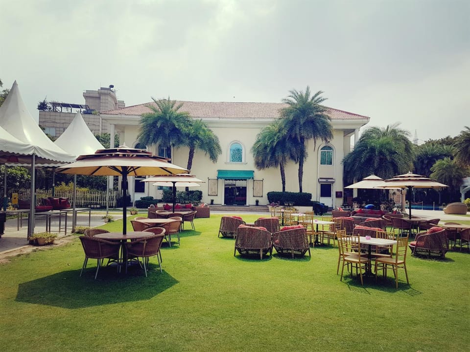The Palms Town & Country Club - Resort Resort in Gurugram