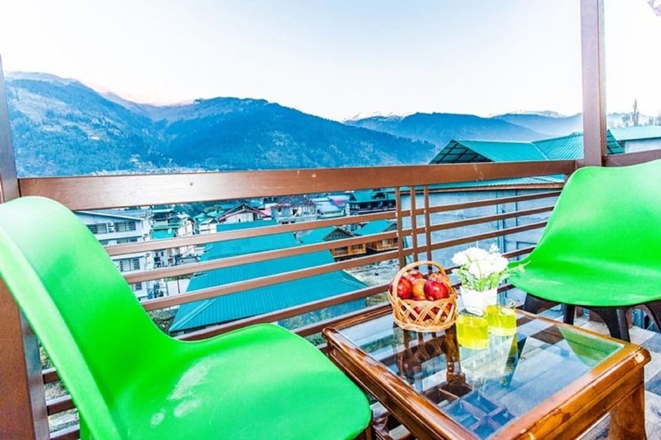 Misty Mountains Manali Hotel in Manali