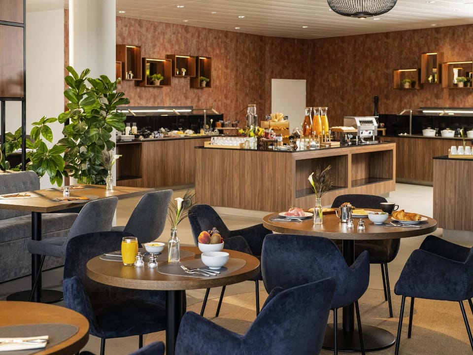 Mercure Geneva Airport Hotel in Canton of Geneva
