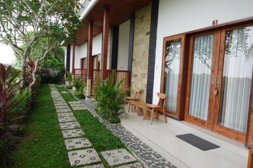Surfers Villa Medewi Resort in Pekutatan