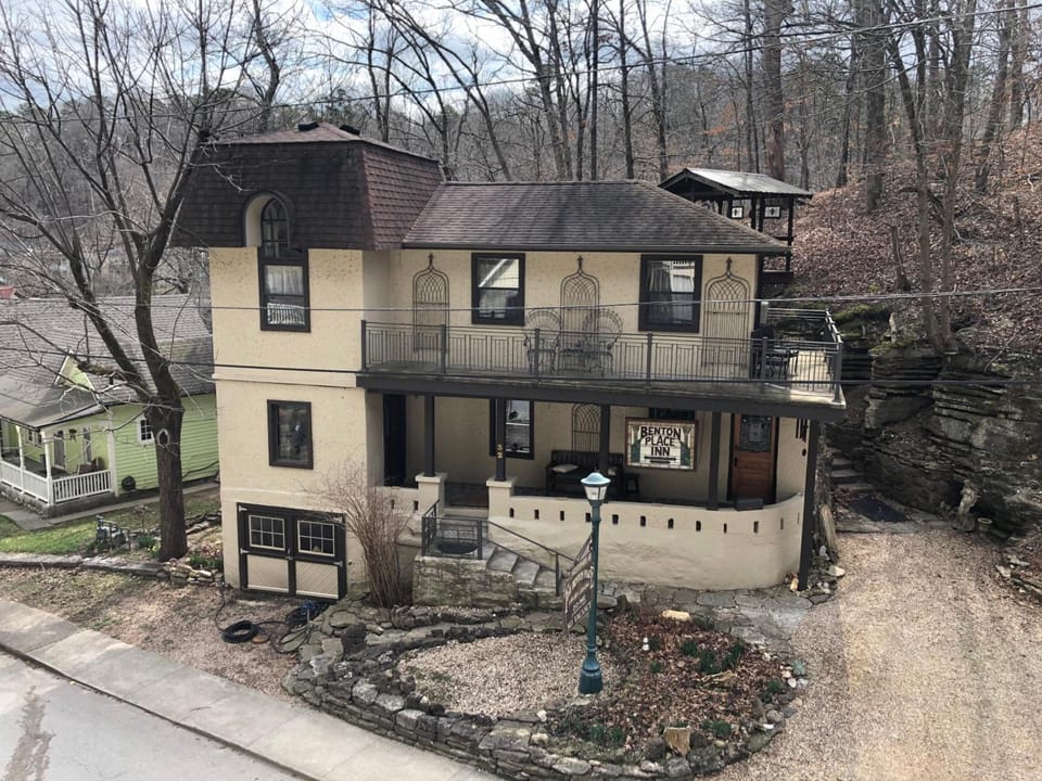 BENTON PLACE INN Hotel in Eureka Springs