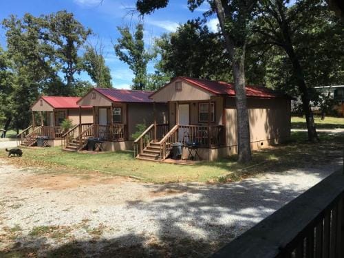 Anglers Hideaway Cabins Lodge in Lake Texoma