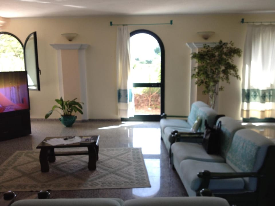 Shared lounge/TV area